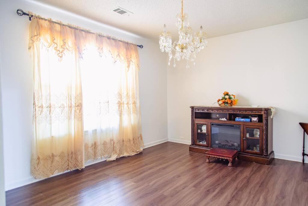 Castle Comfort Ellenwood Luaran gambar