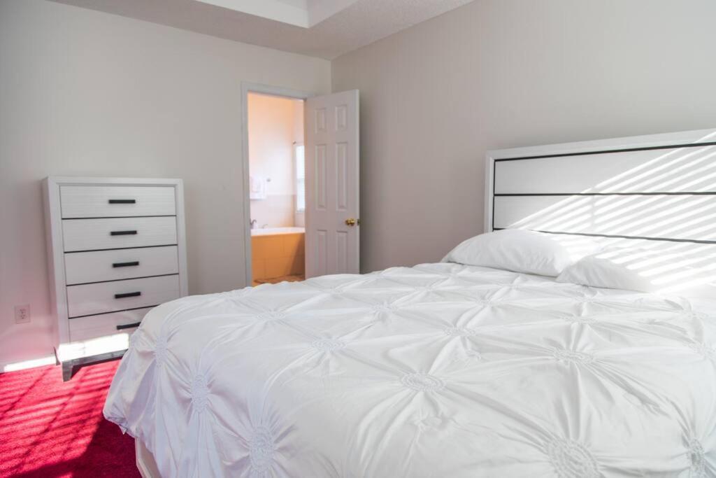 Castle Comfort Ellenwood Luaran gambar
