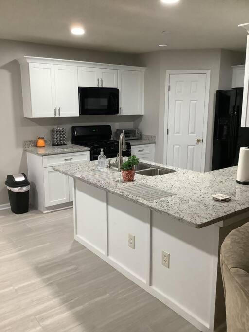 Castle Comfort Ellenwood Luaran gambar